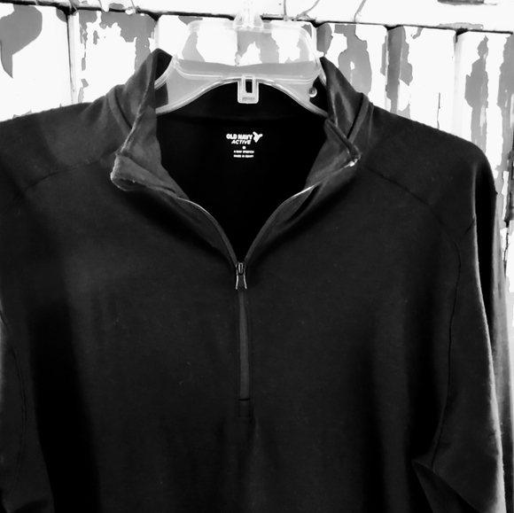 BLACK ZIP NECK MEDIUM OLD NAVY ACTIVE WITH 4-WAY STRETCH - Picture 2 of 6